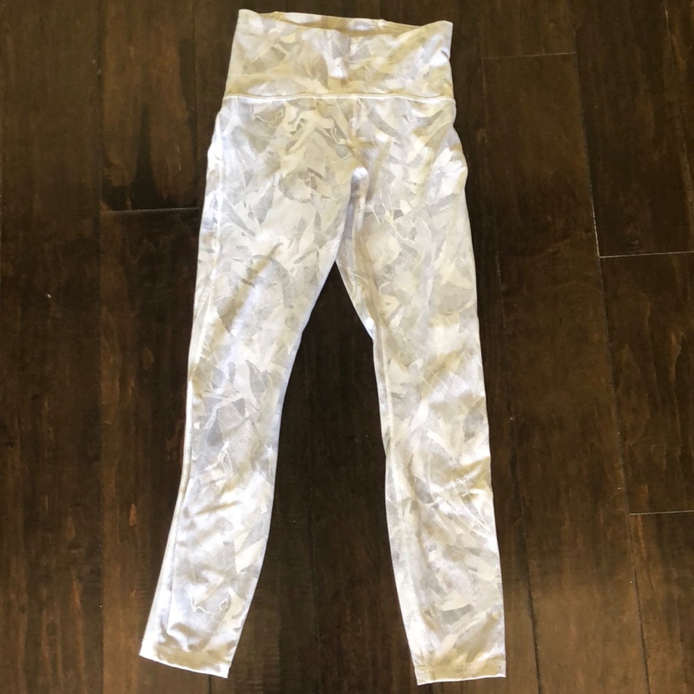 Lululemon size 4 only worn a few times !